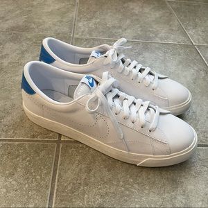 NWOT Nike Men White Sneaker